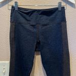 Vuori Women’s Origin Color block Heather Navy and Charcoal leggings Size Small Photo 2