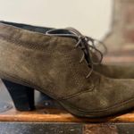 Clarks Witchy Artisan Green Suede Booties Grandmacore 7.5 Photo 1