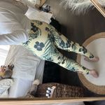 Beyond Yoga  Women’s Medium Olympus Floral Yellow Green Leggings Photo 5