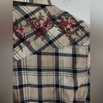 White Crow  Women Western Shirt Med Plaid Embroidered Floral Rodeo pearl button Photo 2