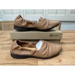 Clarks Jenette Ruby Slip Ons Praline Leather Size 9 NIB Office Cushion Soft Photo 1