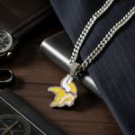 NFL  Minnesota Vikings 20 Inch Necklace Pendant Cuban Chain Link Football Jewelry Photo 2