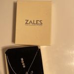 Zales  authentic White Gold Chain & Pendant w 3 Diamonds Photo 1