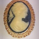 Vintage Gold Tone Black & Off White Cameo Brooch Shoulder Pin Pendant Photo 0
