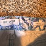 Nine West Chrystie Capri Jeans Women's Size 4 Abstract Print Cropped Photo 3