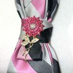 Elegant Pink and Black necktie Necklace with Brooch. New Photo 0