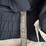 Vuori  Shorts Size Medium  Photo 4