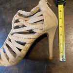 Fergalicious  By Fergie Women’s 6.5 Gladiator Back Zip Tan‎ Strappy Sandal Heels Photo 11