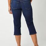 Liz Claiborne Sara Flexi Mid Rise Plus Capris Photo 1