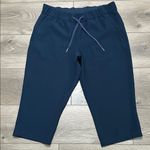 Lululemon On The Fly Crop Woven True Navy Capri Pants Size 10 Photo 0