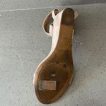 Journee Collection Womens LOUCIA Beige Wedge Heeled Sandals 7.5 Photo 7