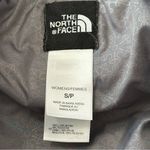 The North Face  Women’s Size S Light Gray Full Zip Quilted Puffer Jacket Photo 4
