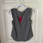 Candie's  Small Black White Sleeveless Chevron‎ Print Keyhole Back Blouse N… Photo 1