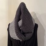 NWOT 2 tone grey infinity scarf to keep you warm & stylish Gray Photo 2