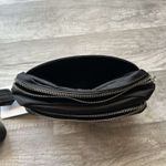 Lululemon Everywhere Crossbody Bag Black New With Tags 2L Photo 3