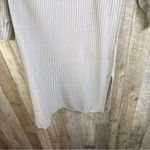 Unbranded Size Medium Ribbed V Photo 7