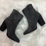 Very G   Rosie Short Cowboy Booties size 7.5 Bin 12 Photo 2