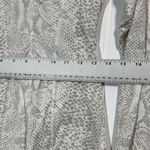 Lululemon Between the Lines Long Sleeve Top Desert Snake White Silver Women’s 6 Photo 4