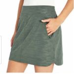 Orvis  Stretch Travel Skort Embossed Camo Print Olive SMALL Photo 1