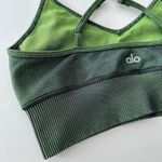 Alo Sports Bra Womens Small Yoga Seamless illusion Movement Strappy Back Gym Green Photo 5