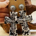 🐄🐄🐄3 for 12$🐄🐄🐄Cow Print Double Cross Earrings with Silver Details Black Photo 1