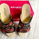 Alegria NIB NEW  by PG Lite Linn Black Needles and Pins Embroidered Wedge Sandals Photo 10