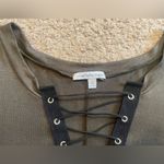 Charlotte Russe Charolette Russe Green Cropped Criss Cross Front Short-Sleeve Top, Size M Photo 10