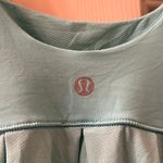 Lululemon Elevate Tank Size 6 Angel Blue Tonka Stripe White No Shelf Bra Photo 2