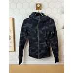Lululemon Scuba Hoodie *Light Cotton Fleece in Camo Deep Coal - Size - 0 Photo 6