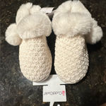 Cuddl Duds Women’s  Cream Fuzzy Slippers Photo 0