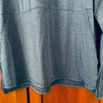 L.L.Bean Lightweight Hooded Performance Shirt Gray Size Medium Petite Photo 2