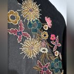Natural Life Grey Floral Embroidered Pullover Top w Black Sleeves Size X-Small Photo 3