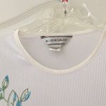 Allison Daley FINAL MARKDOWN Ladies  top large Photo 3