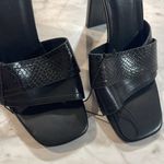 Yvo people Boutique NWT sz 7 Black High Heel Photo 1