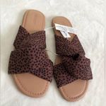 Old Navy New  animal print twist flat sandals, women size 7 Photo 0