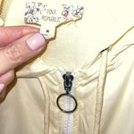 Pink republic JUNIOR'S  YELLOW CROPPED WINDBREAKER JACKET M MRSP $54.00 Photo 1