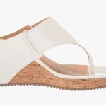 Adrienne Vittadini  Cream Wedge Sandals 8.5 Women’s Patent Leather Photo 2