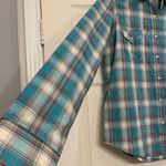 Wrangler Ladies  Turquoise  Size Medium Pearl Snap Button Up Blouse.         1773 Photo 2
