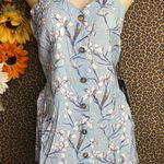 Doe & Rae ✅3/$30✅NWT Sky Blue/Ivory Floral Button Down Wrap With Tie | MEDIUM | Photo 1