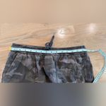 Athleta  camo Farallon jogger green size 8 Photo 7