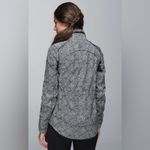 Lululemon Spring Forward Plush Pedal Black White Ghost Hooded Jacket Size 4 Photo 1