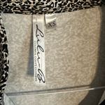 Women's Lulu B Zip Up Jacket
UPF 50+ Rose Print Size XS Black Photo 1