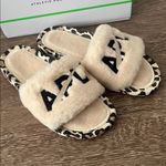 APL  Shearling Slides Parchment Black Leopard Shearling Fuzzy size 8 new in box Photo 3