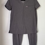 FIGS  grey Scrub Set Photo 0