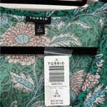 Torrid NWT Chiffon Lurex Flowy Lightweight Floral Blouse - Size 2 Photo 5