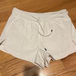 Lululemon lululmeon white high rise shorts size 4 Photo 1
