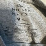 Disney  Mickey Mouse Christmas Wreath T-Shirt Gray Holiday Graphic Tee L Photo 3