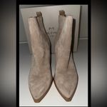 Marc Fisher ML Oshay Suede Boots Size 8 Taupe Beige Tan Light Grey Photo 2