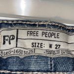 Free People Womens Blue Denim distressed crop jeans size 27 Photo 2