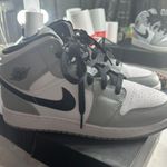 Nike Air Jordan 1 Smoke Gray Mid Photo 2